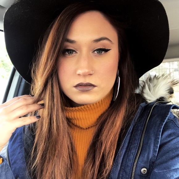 Meet your Posher, Samantha - Picture 3 of 5